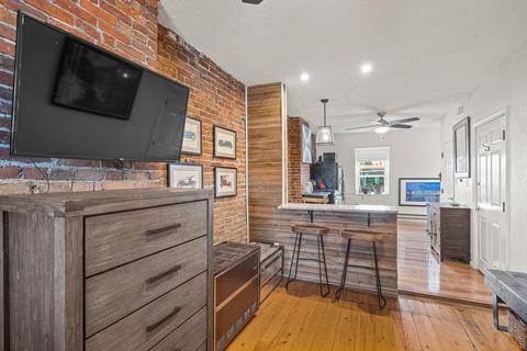 593 E 5th #3, Boston, MA 02127 photo 8