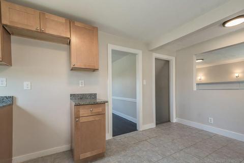 184 Clark St, Worcester, MA 01606 photo 10