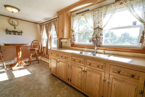 215 Greenwich Rd, Ware, MA 01082 photo 6