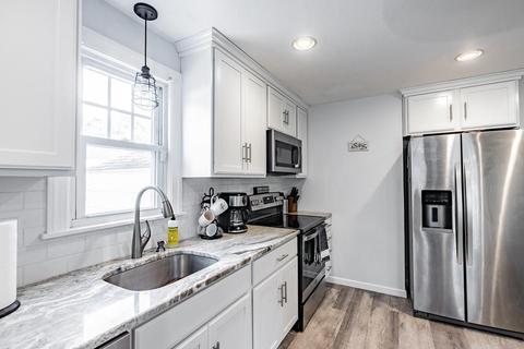 80 East St, Springfield, MA 01104 photo 6