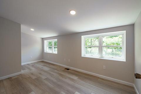 1 W Point Rd, Webster, MA 01570 photo 8