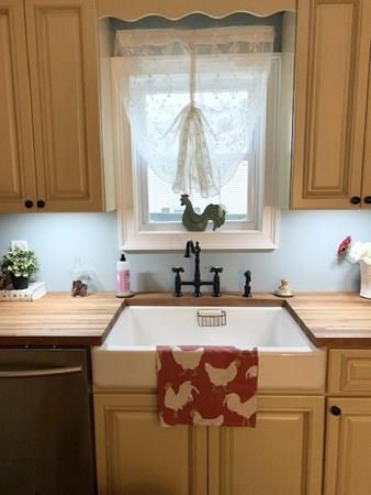 108 Whittier St, Fall River, MA 02724 photo 6