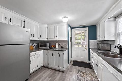 274 Maple St, Danvers, MA 01923 photo 4