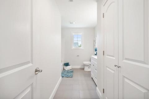 75 Catherine St, Chicopee, MA 01013 photo 25