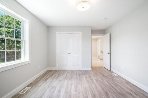 75 Catherine St, Chicopee, MA 01013 photo 31