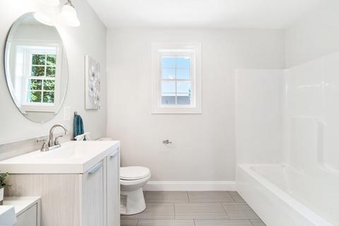 75 Catherine St, Chicopee, MA 01013 photo 29