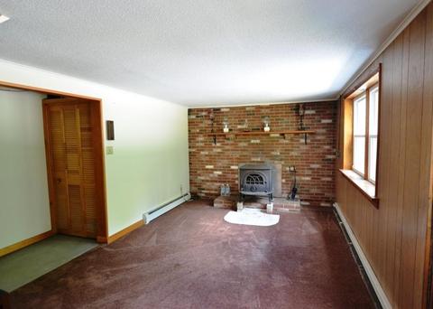 225 Royalston Rd, Phillipston, MA 01331 photo 2