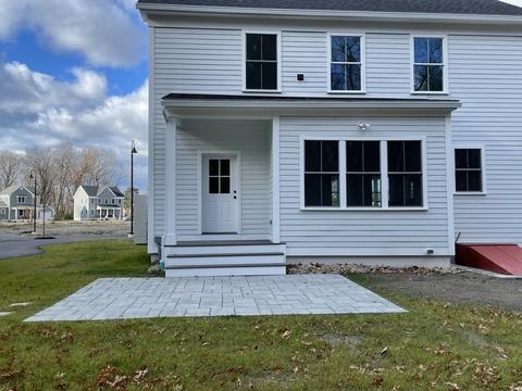 8 Bradley Cir, Devens, MA 01434 photo 9