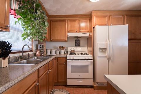97 Morton St, Fall River, MA 02720 photo 5
