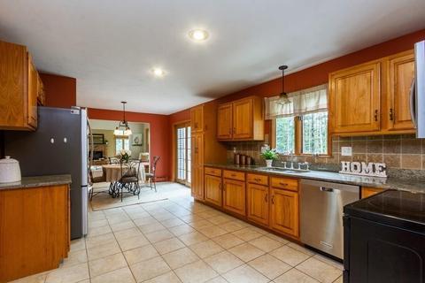 31 Fowler St, Upton, MA 01568 photo 11