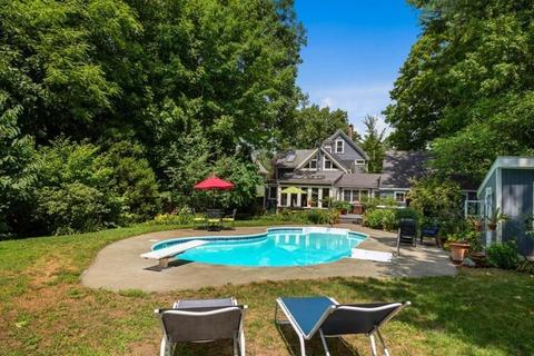 106 Oak St, Reading, MA 01867 photo 9