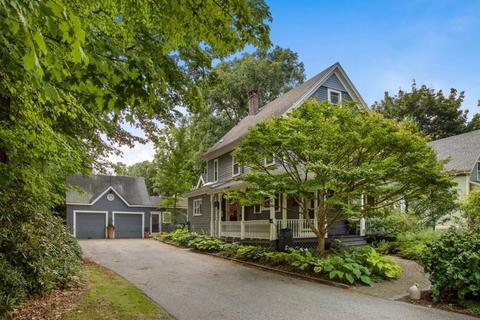 106 Oak St, Reading, MA 01867 photo 2