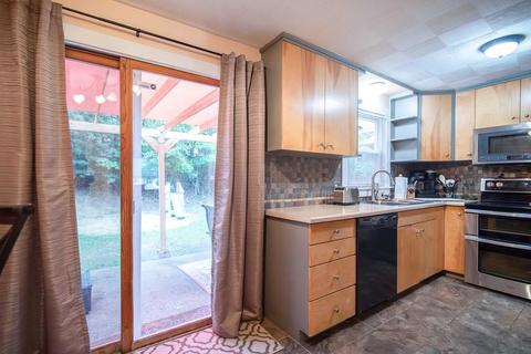 33 Sparrow Dr, Springfield, MA 01119 photo 8
