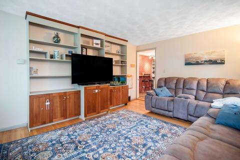 33 Sparrow Dr, Springfield, MA 01119 photo 14