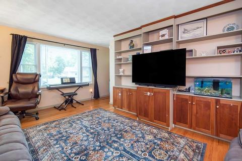33 Sparrow Dr, Springfield, MA 01119 photo 12