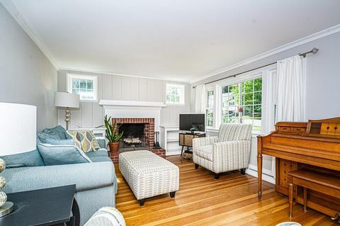 27 Mark Ave, Reading, MA 01867 photo 3
