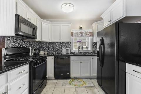 34 Maverick St, Dedham, MA 02026 photo 7