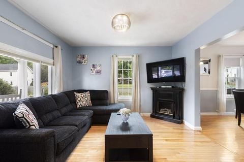 34 Maverick St, Dedham, MA 02026 photo 4