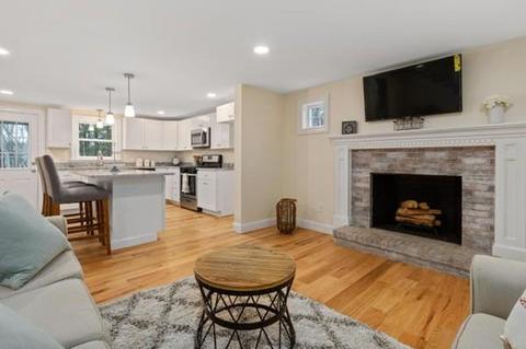 47 Hemlock Dr, Mashpee, MA 02649 photo 9