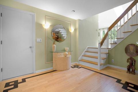 9 Driscoll Dr, Framingham, MA 01701 photo 2