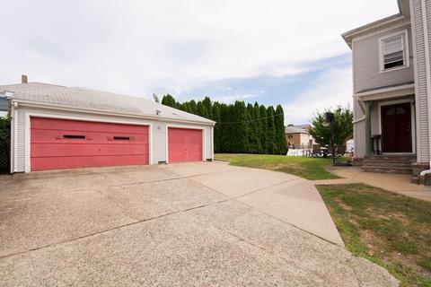 986 Cherry St, Fall River, MA 02720 photo 2