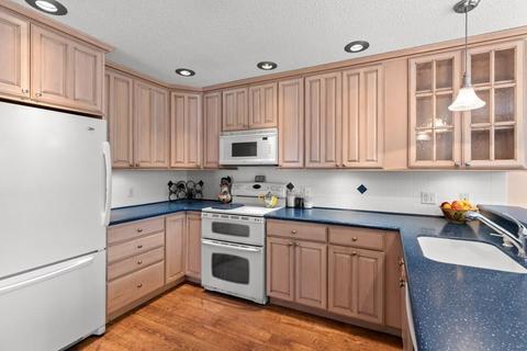 9 Carnation Cir #D, Reading, MA 01867 photo 16