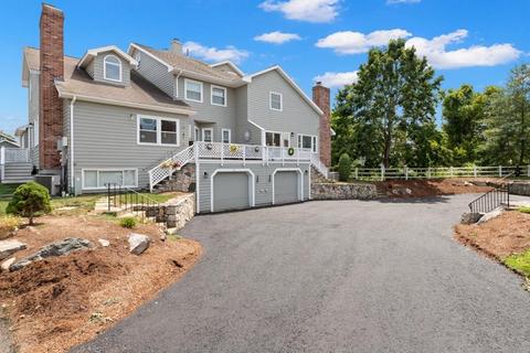 9 Carnation Cir #D, Reading, MA 01867 photo 2