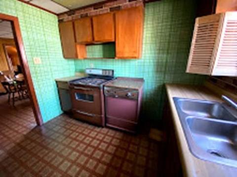54 Hanover St, Fall River, MA 02720 photo 18