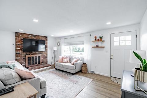 35 Calley St, Springfield, MA 01129 photo 5
