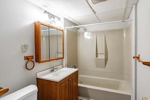 30 Leete St, Springfield, MA 01108 photo 4