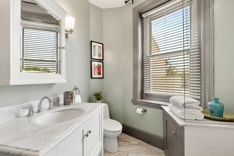 15 Davis Ave #2C, Brookline, MA 02445 photo 18