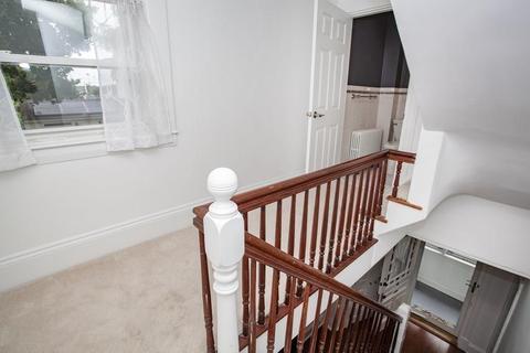 90 Walnut, Framingham, MA 01702 photo 31