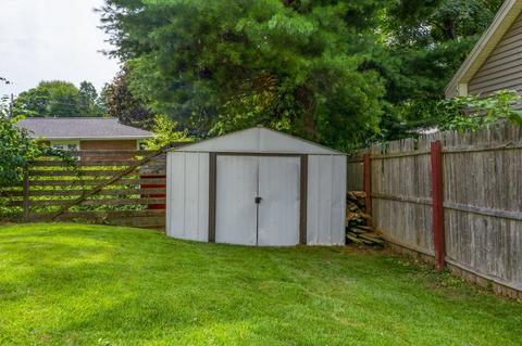 21 Onondaga St, Springfield, MA 01128 photo 8