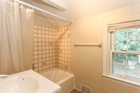 35 Bennington St, Springfield, MA 01108 photo 28