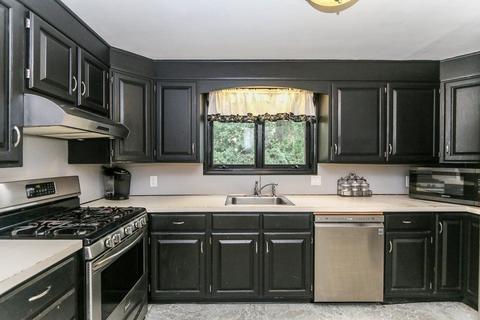 35 Bennington St, Springfield, MA 01108 photo 7