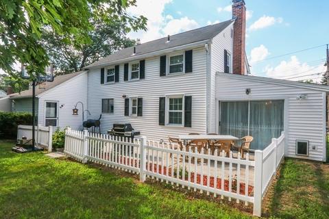 35 Bennington St, Springfield, MA 01108 photo 3