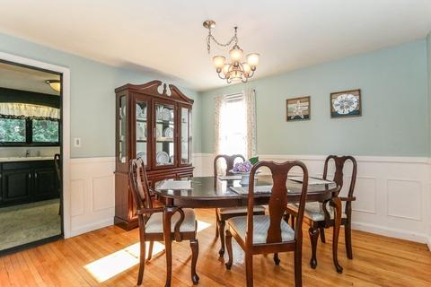 35 Bennington St, Springfield, MA 01108 photo 10