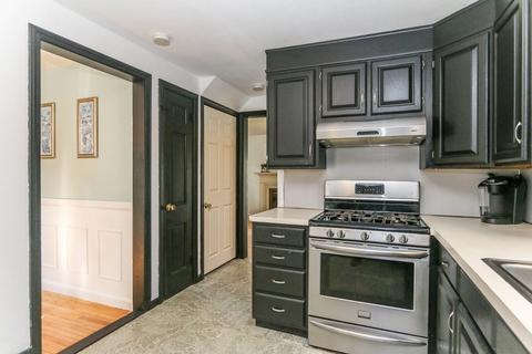 35 Bennington St, Springfield, MA 01108 photo 9