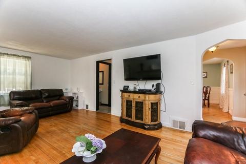 35 Bennington St, Springfield, MA 01108 photo 13