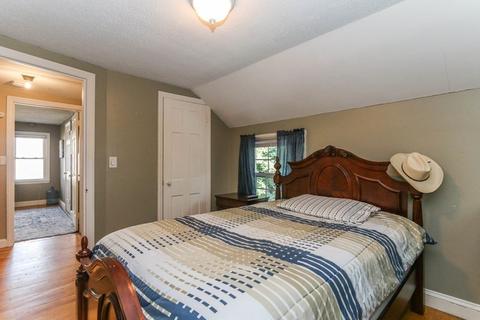 35 Bennington St, Springfield, MA 01108 photo 23