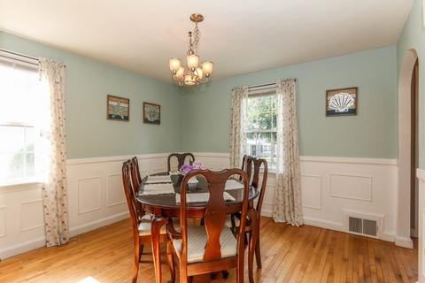 35 Bennington St, Springfield, MA 01108 photo 11