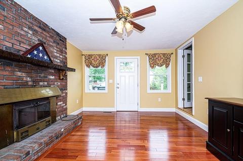 44 Phyllis St, Dracut, MA 01826 photo 7