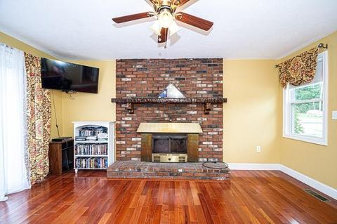 44 Phyllis St, Dracut, MA 01826 photo 9