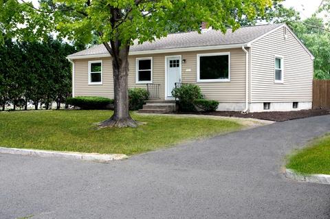 43 Berard Cir, Springfield, MA 01128 photo 2