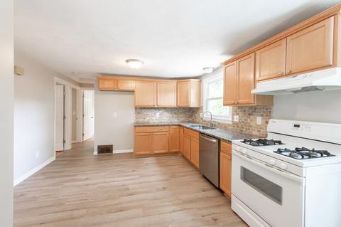 43 Berard Cir, Springfield, MA 01128 photo 11