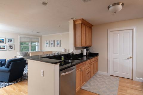 29 Maple St #E, Canton, MA 02021 photo 6