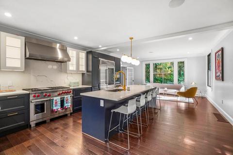 178 Tappan St, Brookline, MA 02445 photo 2