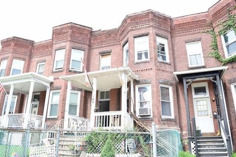 149 Beech St, Holyoke, MA 01040 photo 3