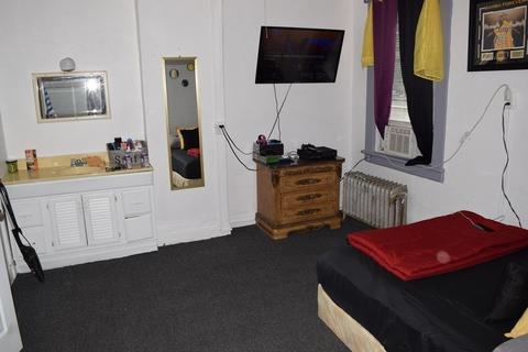 149 Beech St, Holyoke, MA 01040 photo 5