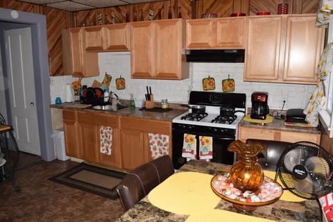 149 Beech St, Holyoke, MA 01040 photo 22